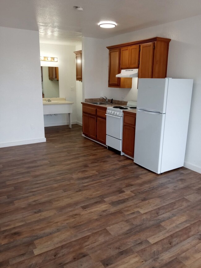 Building Photo - Executive Apartments