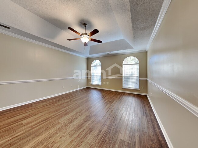 Building Photo - 602 Majestic Oak Dr