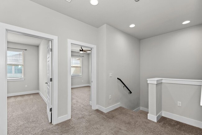 Building Photo - 13800 Lyndhurst St