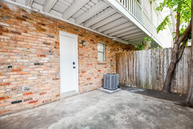 Building Photo - 4040 San Felipe St