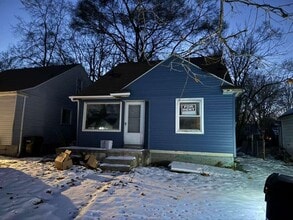 Building Photo - 6761 Mettetal St