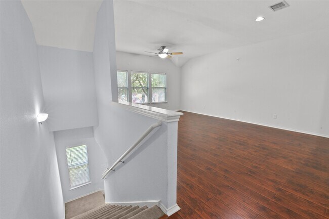 Building Photo - 2711 Polk St