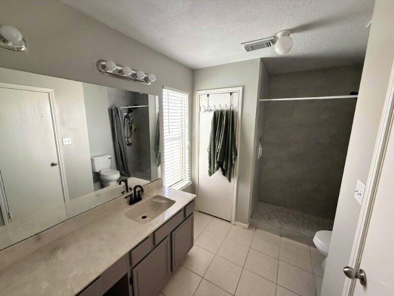 Building Photo - 11127 Fall Breeze Dr