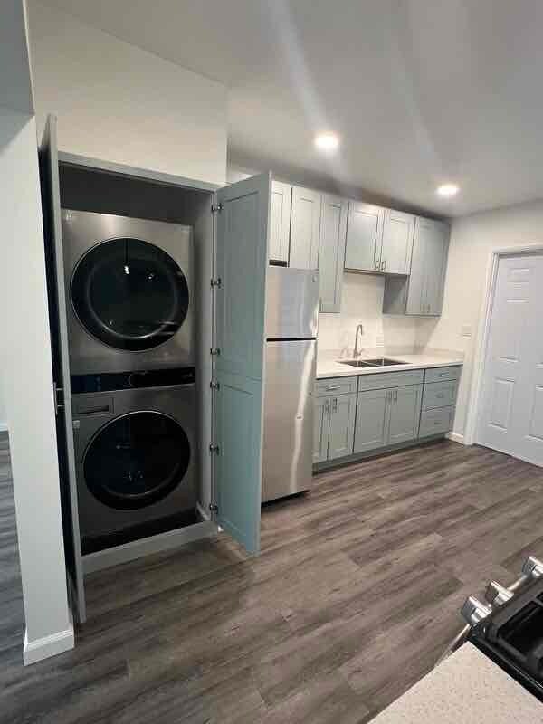 Building Photo - 7097 Central Ave