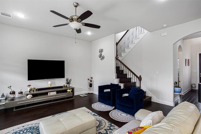 Building Photo - 4651 Katherine Dr