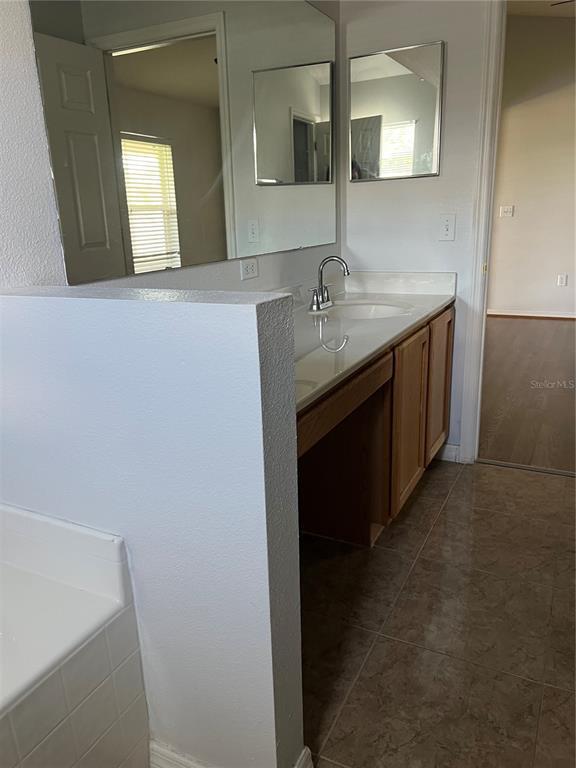 Building Photo - 5524 Sycamore Canyon Dr