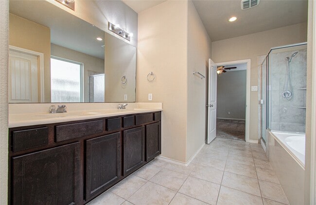 Building Photo - 13851 Bonner Bluff Ln