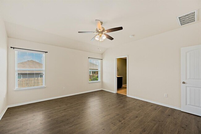 Building Photo - 5916 Montrelia Dr