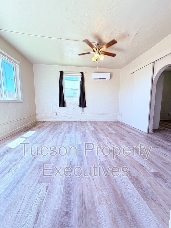 Building Photo - 234 E 32nd St