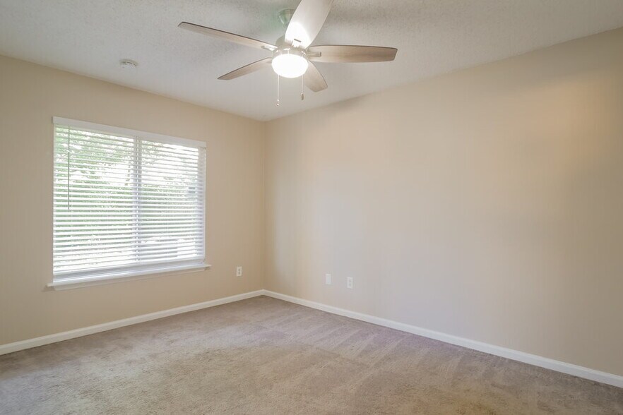 Building Photo - 708 Wynfield Cir
