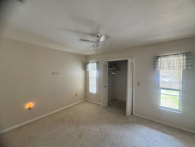 Building Photo - 119 Fairway Dr