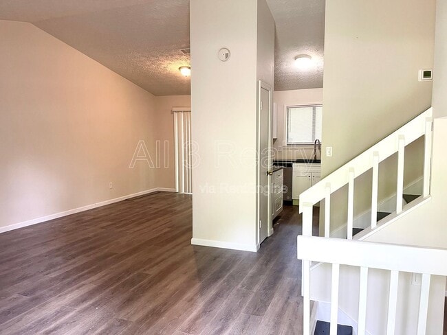 Building Photo - 5165 Fairforest Dr