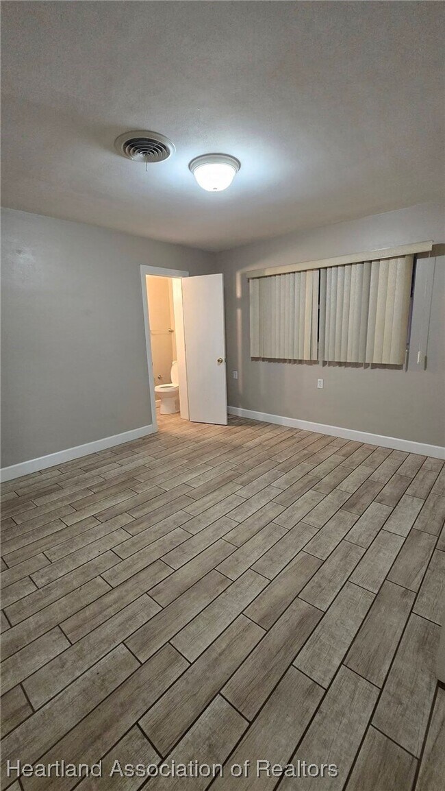 Building Photo - 6321 Lakeside Dr W