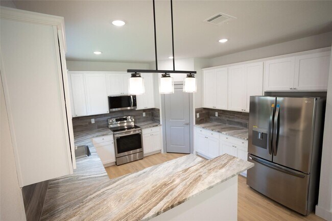 Building Photo - 3817 Winfield Ave