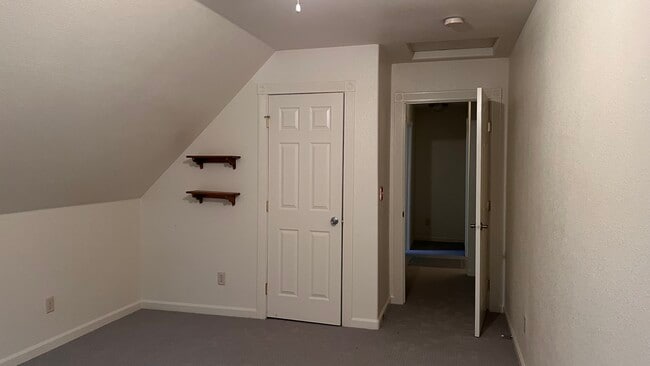 Building Photo - 14385 Holmwood Dr