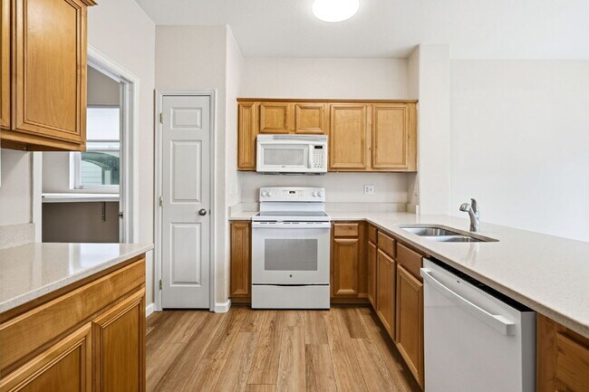 Building Photo - Welcome to this well-maintained 4-bedroom home in the heart of Thornton!