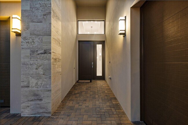 Building Photo - 8330 Essex Country Clb Dr