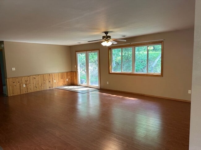 Building Photo - 4 Bedroom Single Family Home - Pequot Lakes