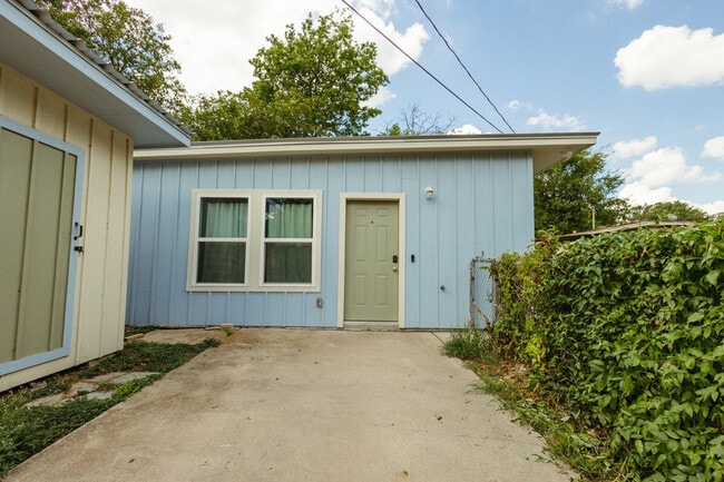 Building Photo - 3817 Leland Ave