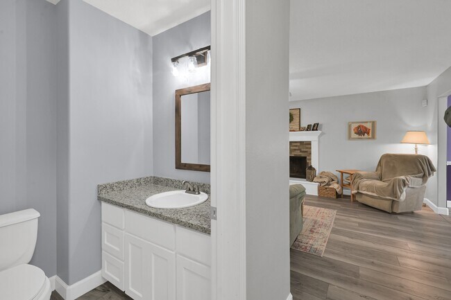 Building Photo - 22806 Lantana Dr