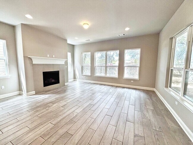 Building Photo - 8800 Jodie Ln