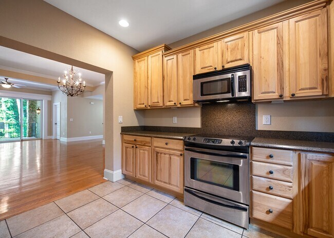 Building Photo - 2145 Ridgecrest Cir