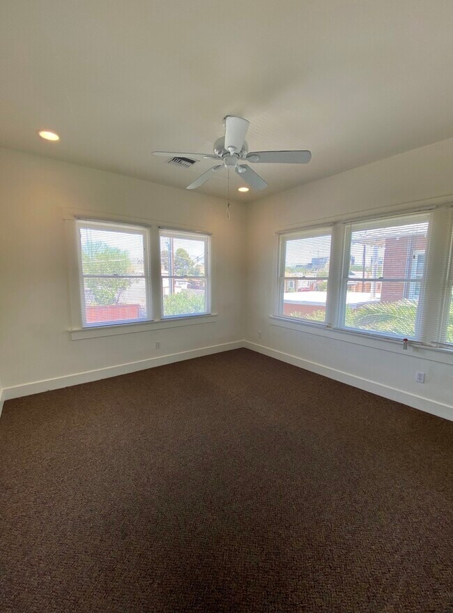 Building Photo - For Rent