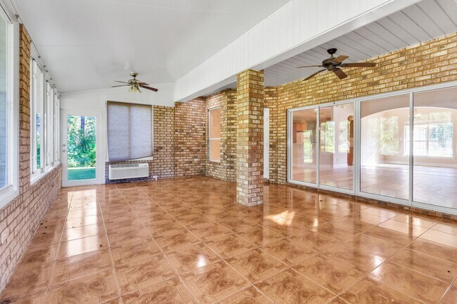 Building Photo - Available October 10th!- Bluewater Bay Bea...