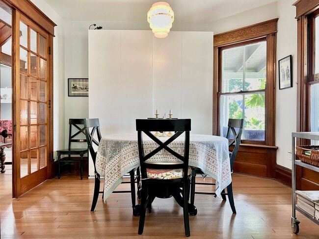 Building Photo - Victorian Gem in the Heart of Downtown – F...