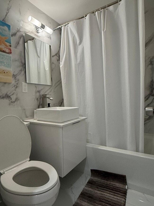 Building Photo - Single Family Home in Non HOA East Boca Raton