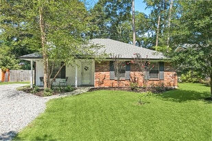 Building Photo - 310 Goldenwood St