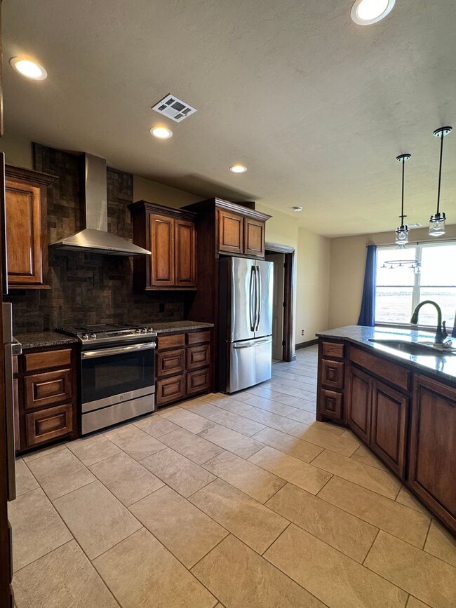 Building Photo - 8294 SE 90th St