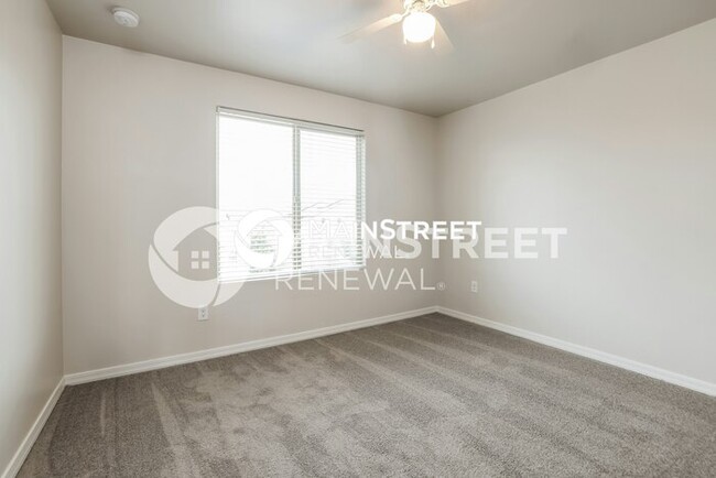 Building Photo - 8285 W Kittiwake Ln