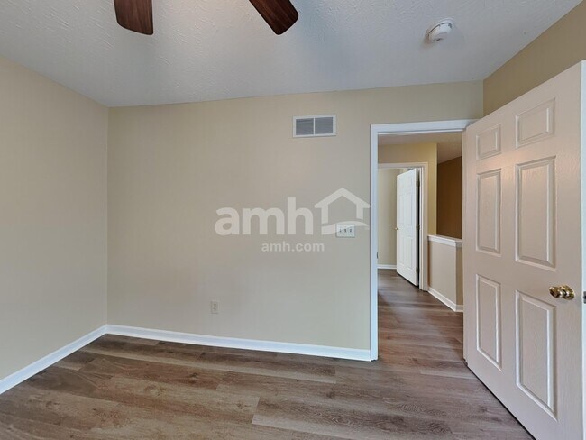 Building Photo - 6297 Satin Wood Dr