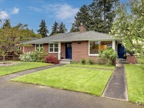 Building Photo - North Green Lake Home