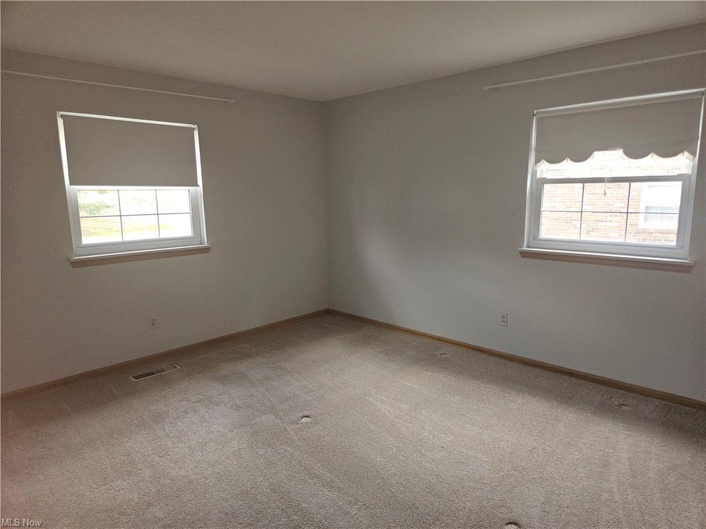 Building Photo - 7010 Carriage Hill Dr