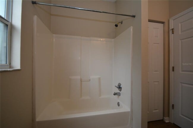 Building Photo - 20 Wheeler Ln