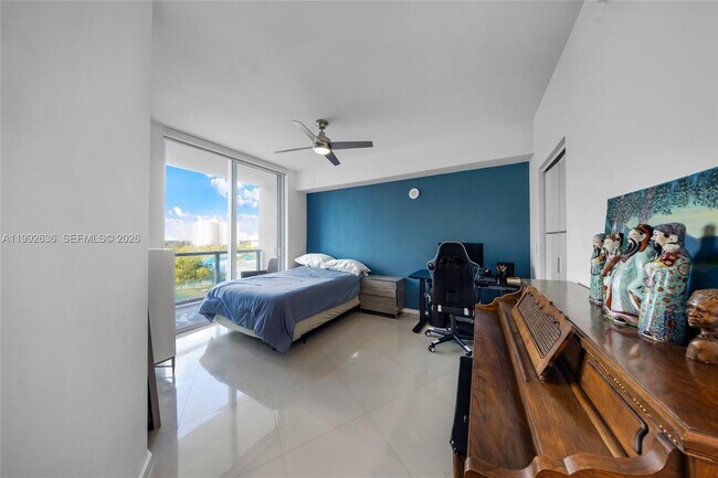 Building Photo - 3030 NE 188th St