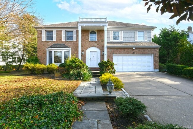 Primary Photo - 22 West Dr