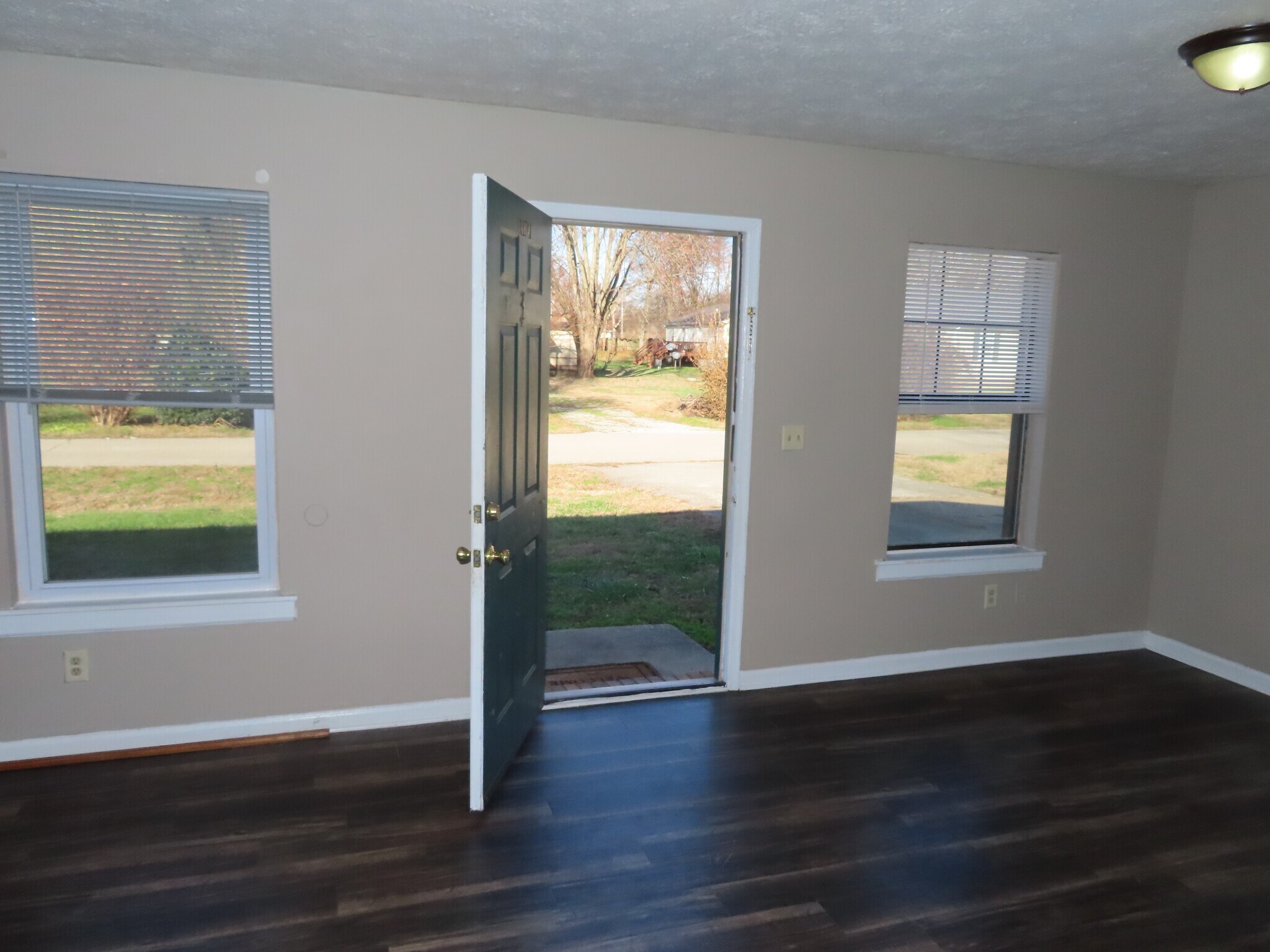 Building Photo - 146 Indiana Ave