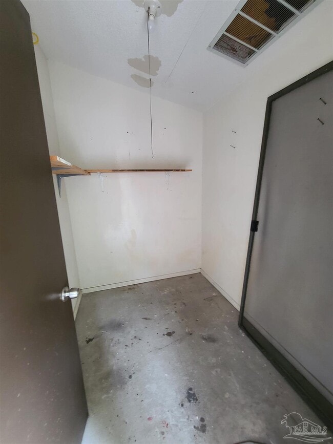 Building Photo - 2201 Scenic Hwy