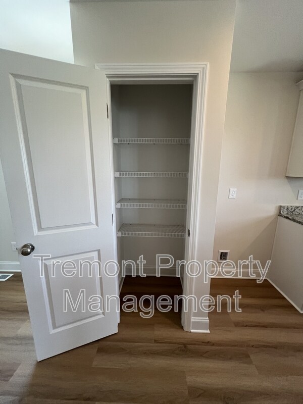 Building Photo - 1310 E 36th St