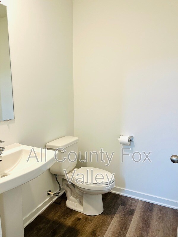 Building Photo - 879 Briar Gln Ct