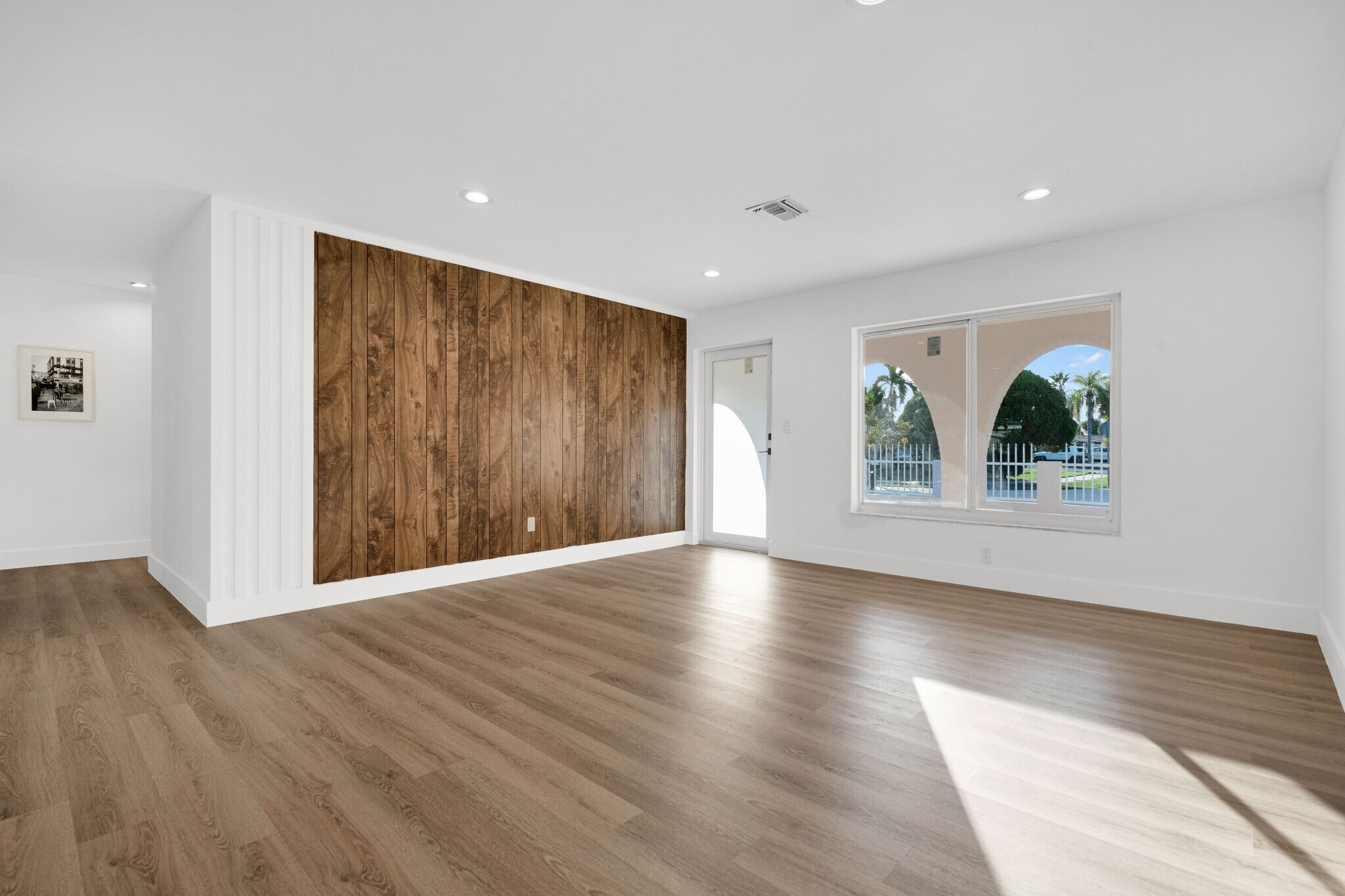 Building Photo - 4701 SW 104th Ct