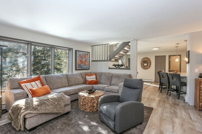 Building Photo - Beautiful 4 bed, 4 bath with garage in Fri...