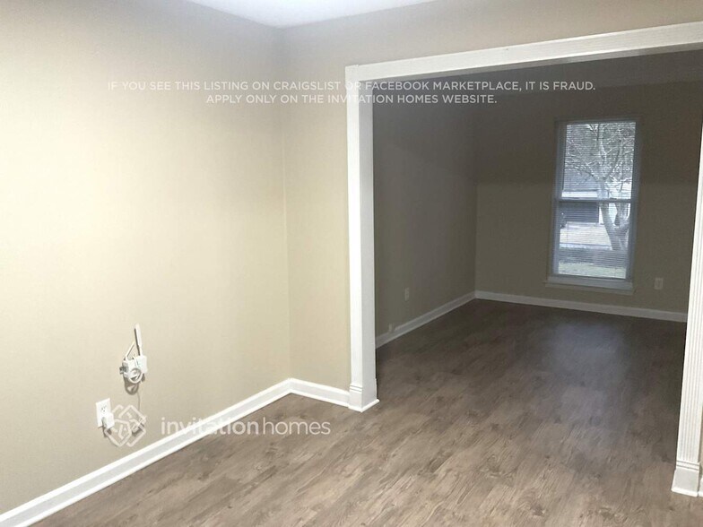 Building Photo - 155 Barrington Dr E