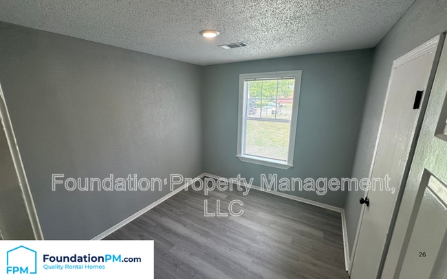 Building Photo - 4995 Stacey Rd