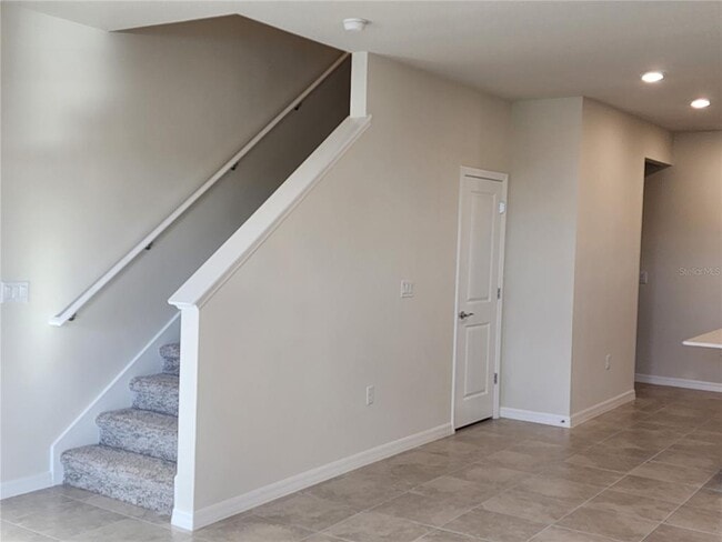 Building Photo - 16258 Merry Aly