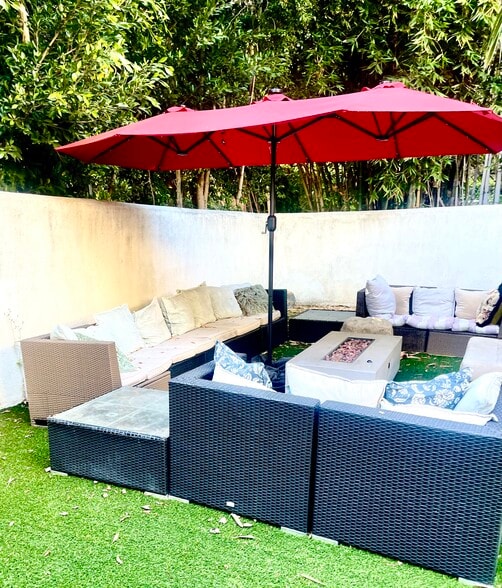 Building Photo - 2366 Nichols Canyon Rd