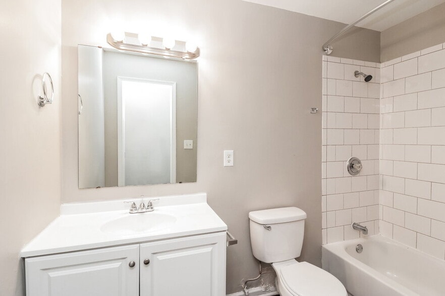 Building Photo - 601 Kentbrook Dr